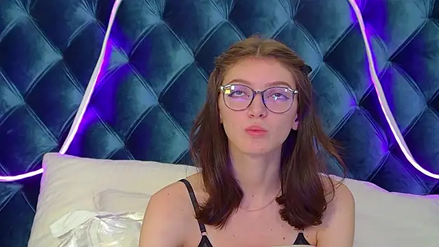 Snapshot of SophiaProve chatting on 21, 11, 2025 SophiaProve online show from 21, 11, 2025