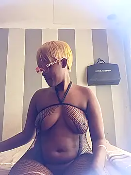 CurvyBabe36 online show from 5, 4, 2026