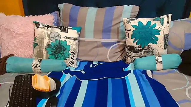 DarkCherryx online show from 6, 4, 2026