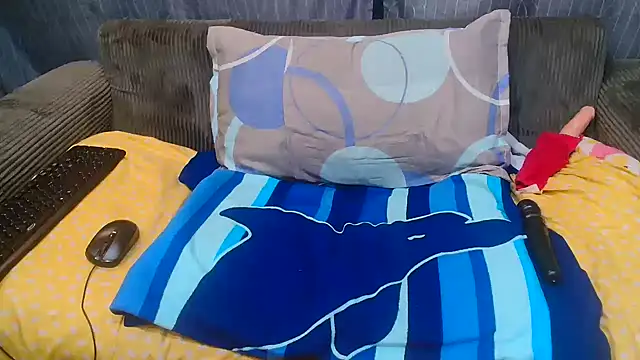 DarkCherryx online show from 12, 4, 2026