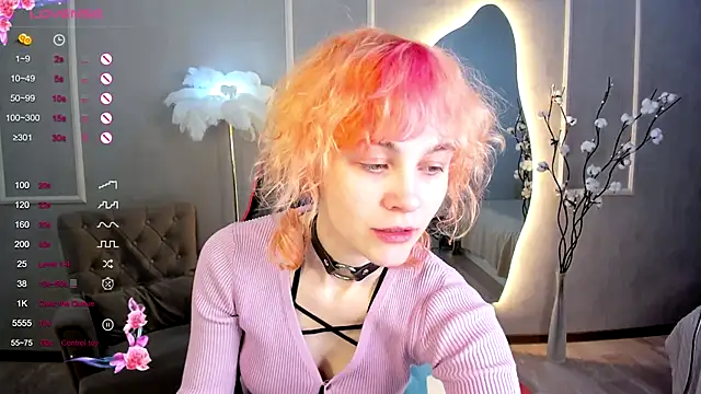 Snapshot of Awawrin chatting on 20, 11, 2025 Awawrin online show from 20, 11, 2025