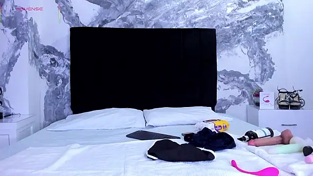 lilithDraven  online show from 5, 3, 2026