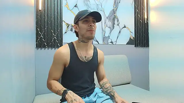 Snapshot of Aethon_noir chatting on 13, 11, 2025 Aethon noir online show from 13, 11, 2025