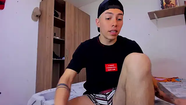 Snapshot of logan_crave chatting on 13, 11, 2025 logan crave online show from 13, 11, 2025