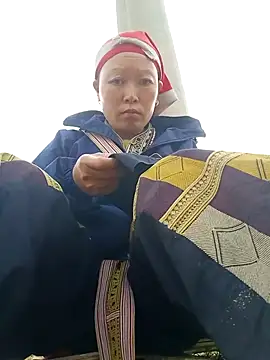 girl-hot2x online show from 20, 4, 2026