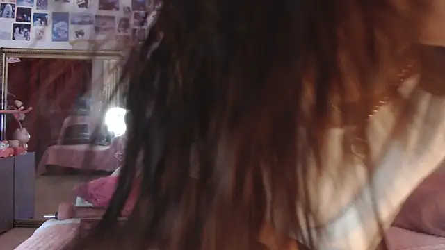 Mia Tylorr online show from 11, 11, 2025