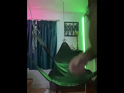 Snapshot of LeatherSdaddy chatting on 21, 11, 2025 LeatherSdaddy online show from 21, 11, 2025