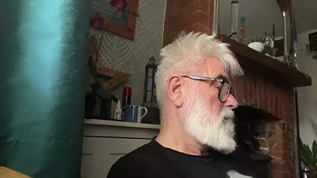 Snapshot of LeatherSdaddy chatting on 29, 11, 2025 LeatherSdaddy online show from 29, 11, 2025