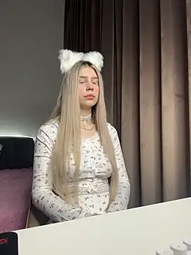 Olivia1Taylor1 online show from 24, 11, 2025