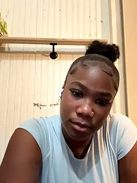 Snapshot of Issa_smooch chatting on 12, 11, 2025 Issa smooch online show from 12, 11, 2025