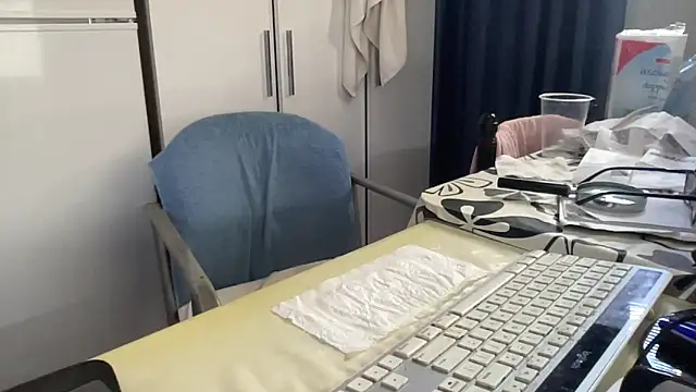 Snapshot of coach-karl chatting on 9, 10, 2025 coach-karl online show from 9, 10, 2025