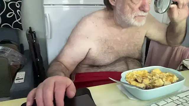 Snapshot of coach-karl chatting on 13, 10, 2025 coach-karl online show from 13, 10, 2025