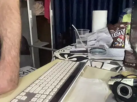 Snapshot of coach-karl chatting on 12, 11, 2025 coach-karl online show from 12, 11, 2025