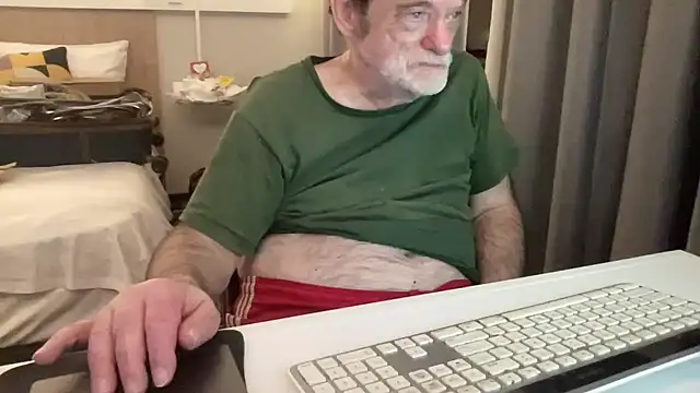 Snapshot of coach-karl chatting on 5, 1, 2026 coach-karl online show from 5, 1, 2026