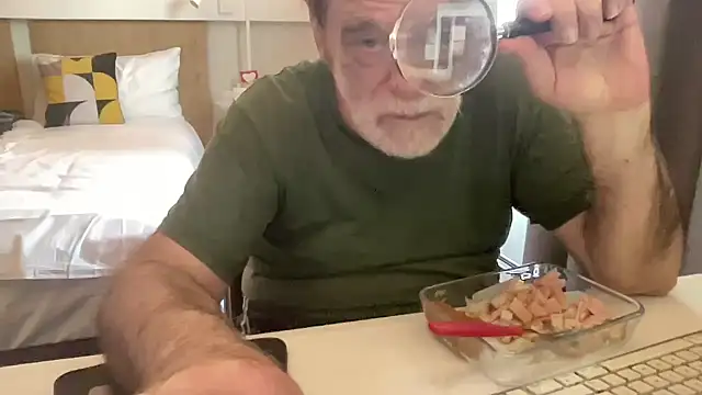 Snapshot of coach-karl chatting on 12, 1, 2026 coach-karl online show from 12, 1, 2026