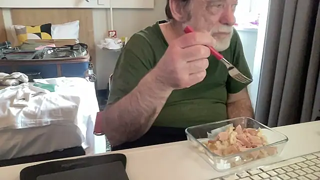 Snapshot of coach-karl chatting on 5, 2, 2026 coach-karl online show from 5, 2, 2026