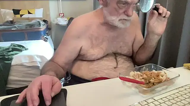 Snapshot of coach-karl chatting on 8, 2, 2026 coach-karl online show from 8, 2, 2026