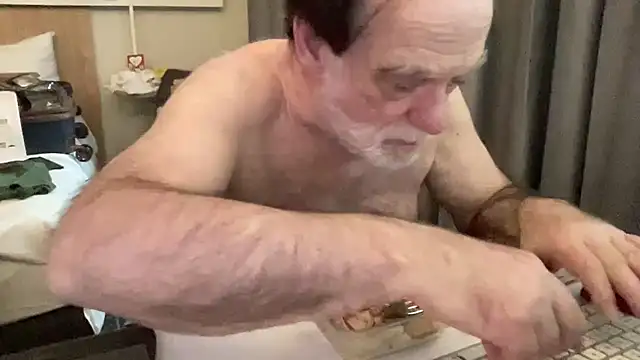 Snapshot of coach-karl chatting on 24, 2, 2026 coach-karl online show from 24, 2, 2026