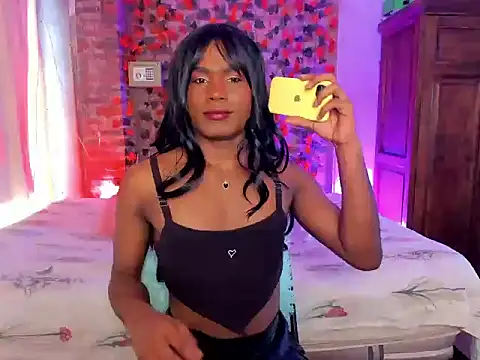 LaGoldenBitch online show from 24, 11, 2025