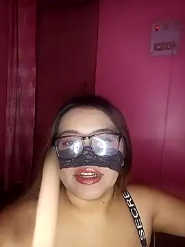 Bunnybush37 online show from 9, 2, 2026