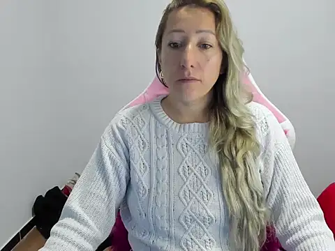 Snapshot of chrystal_sl852 chatting on 23, 11, 2025 chrystal sl852 online show from 23, 11, 2025