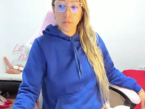 Snapshot of chrystal_sl852 chatting on 16, 12, 2025 chrystal sl852 online show from 16, 12, 2025