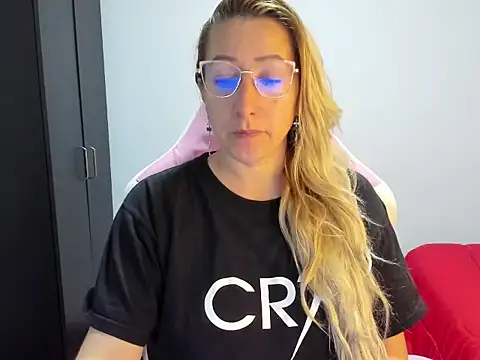 Snapshot of chrystal_sl852 chatting on 8, 2, 2026 chrystal sl852 online show from 8, 2, 2026