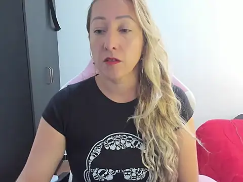 Snapshot of chrystal_sl852 chatting on 12, 2, 2026 chrystal sl852 online show from 12, 2, 2026