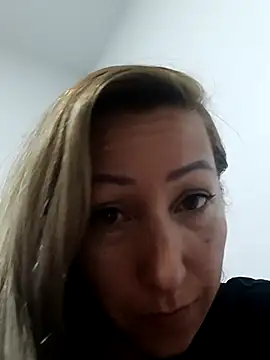 Snapshot of chrystal_sl852 chatting on 22, 2, 2026 chrystal sl852 online show from 22, 2, 2026