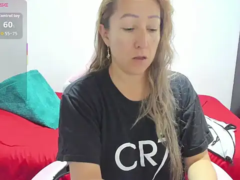 Snapshot of chrystal_sl852 chatting on 12, 3, 2026 chrystal sl852 online show from 12, 3, 2026