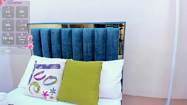 Snapshot of Maray_Lous chatting on 13, 4, 2026 Maray Lous online show from 13, 4, 2026