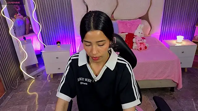 Snapshot of Joselyn_tay chatting on 27, 4, 2026 Joselyn tay online show from 27, 4, 2026
