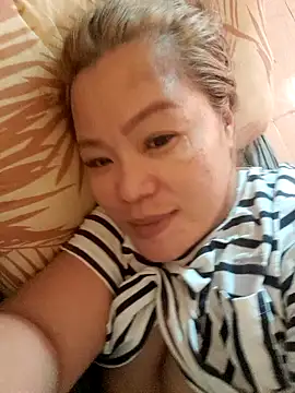 Snapshot of loriepinay46 chatting on 8, 6, 2026 loriepinay46 online show from 8, 6, 2026