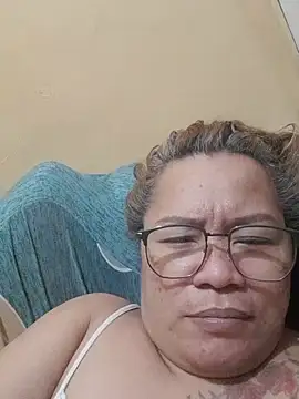 loriepinay46 online show from 13, 7, 2026
