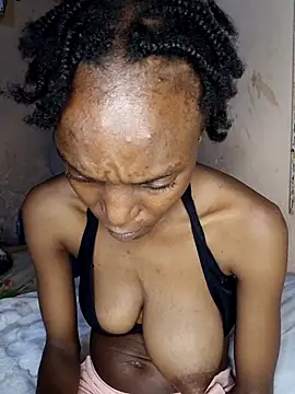 Snapshot of Beverlygurlx6 chatting on 4, 3, 2026 Beverlygurlx6 online show from 4, 3, 2026