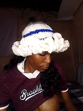 Snapshot of Beverlygurlx6 chatting on 4, 5, 2026 Beverlygurlx6 online show from 4, 5, 2026