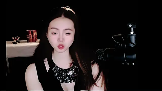 Snapshot of nannanbaby002 chatting on 15, 11, 2025 nannanbaby002 online show from 15, 11, 2025