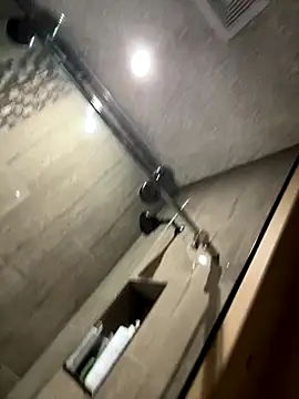 Snapshot of mikeyy003 chatting on 12, 11, 2025 mikeyy003 online show from 12, 11, 2025