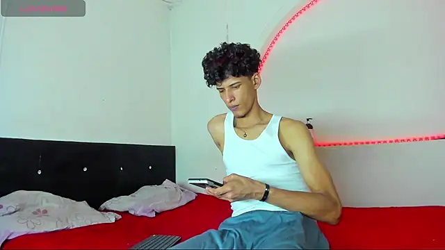 kaiborman00 online show from 24, 3, 2026