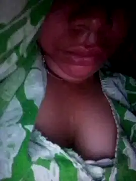 Snapshot of isha_sharma2002 chatting on 17, 11, 2025 isha sharma2002 online show from 17, 11, 2025