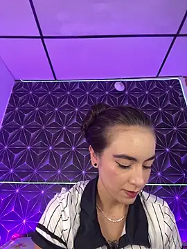 Snapshot of MelanyyJhonson15 chatting on 27, 6, 2026 MelanyyJhonson15 online show from 27, 6, 2026
