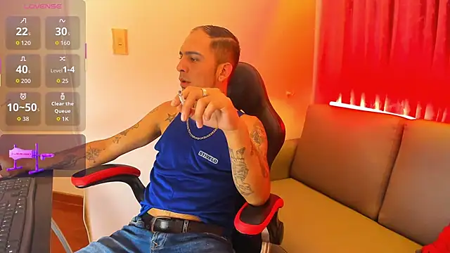 Snapshot of Zotum_black chatting on 18, 11, 2025 Zotum black online show from 18, 11, 2025