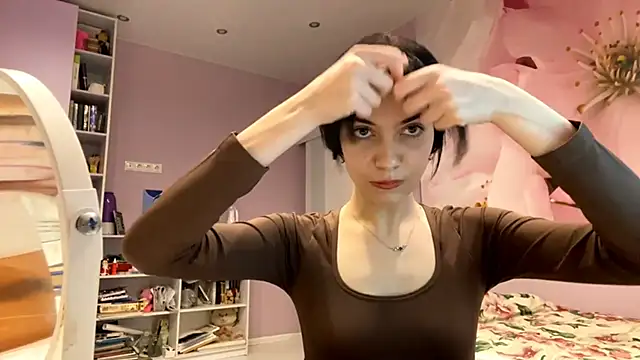 Snapshot of ShellyBedor chatting on 13, 11, 2025 ShellyBedor online show from 13, 11, 2025