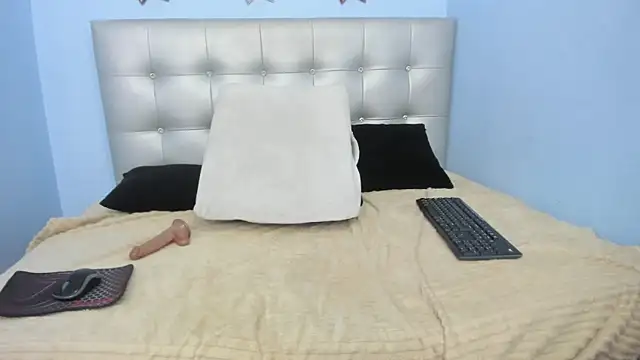 Alice sexy26 online show from 18, 5, 2026