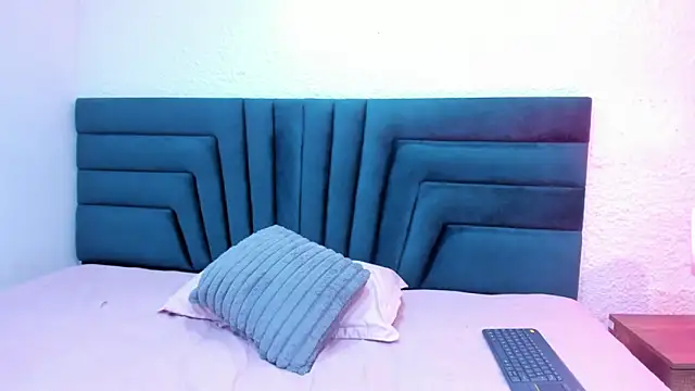 VictoriaRouge  online show from 15, 1, 2026