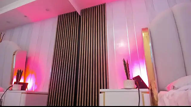 roxyflame  online show from 1, 4, 2026