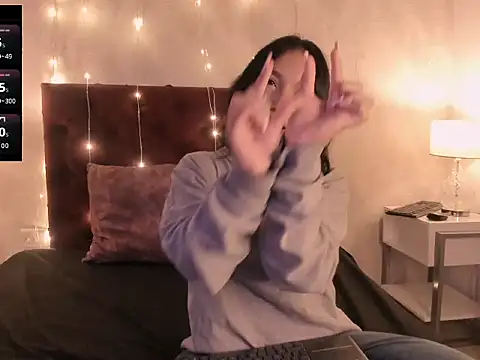 Lianna Smith  online show from 25, 2, 2026