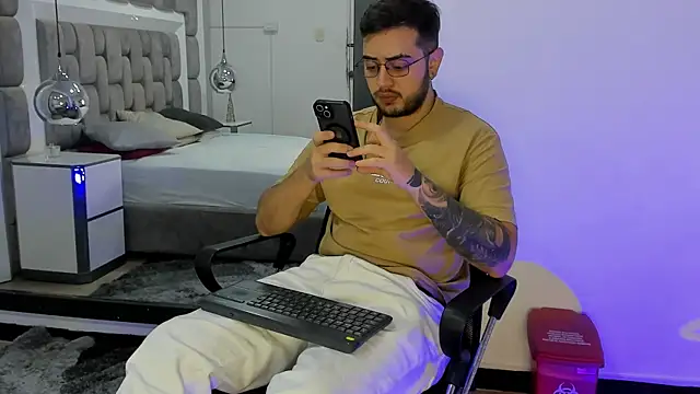 Ethan Greys online show from 14, 12, 2025