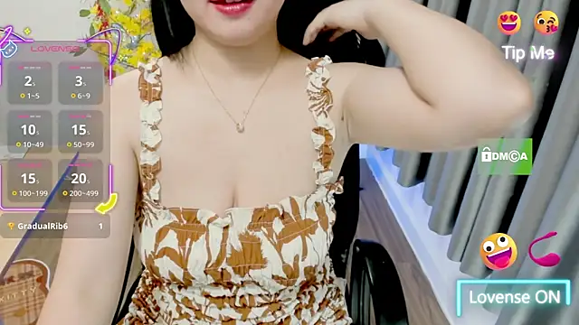 Hali Sweetgirl online show from 11, 4, 2026