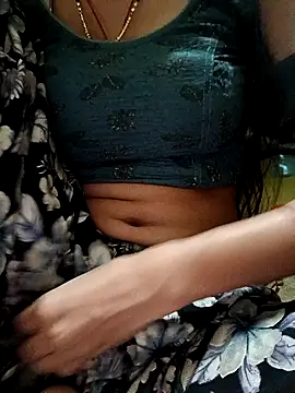 Snapshot of Miss_Nidhi89 chatting on 14, 11, 2025 Miss Nidhi89 online show from 14, 11, 2025